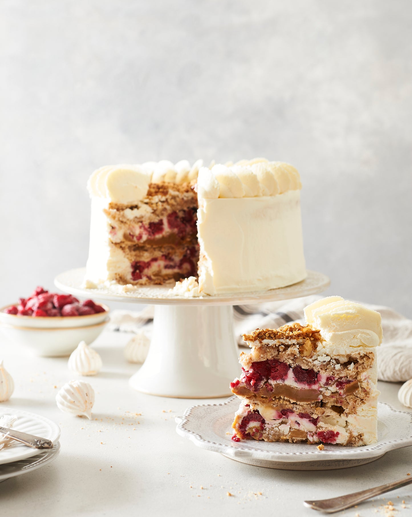 Torta Merengue Almendra Frambuesa